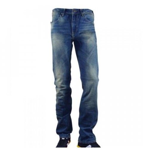 Ce modèle 506, un jean Levis homme pas cher : 69,90 euros !