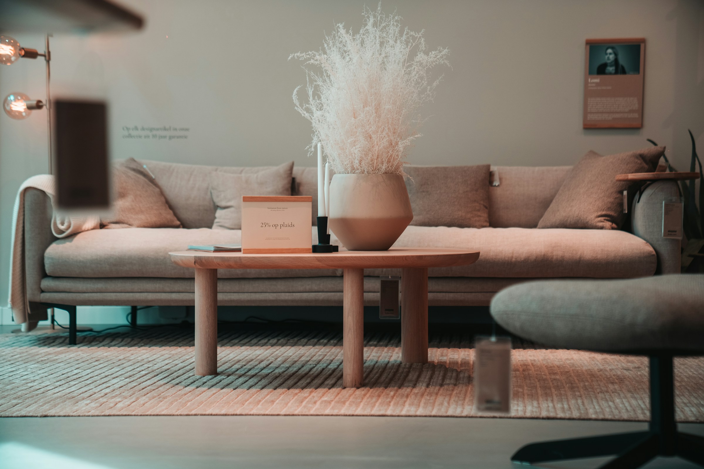 Un must discret du design : la table scandinave