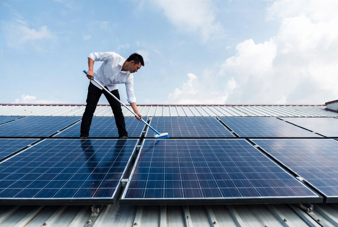 Clean Progress, expert en nettoyage de toiture solaire.