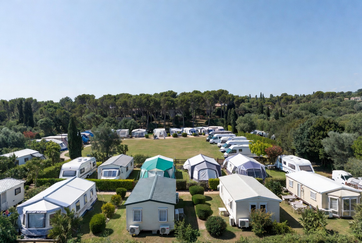 Envie de passer vos vacances dans un camping familial ? Découvrez vite La Pascalinette dans le Var