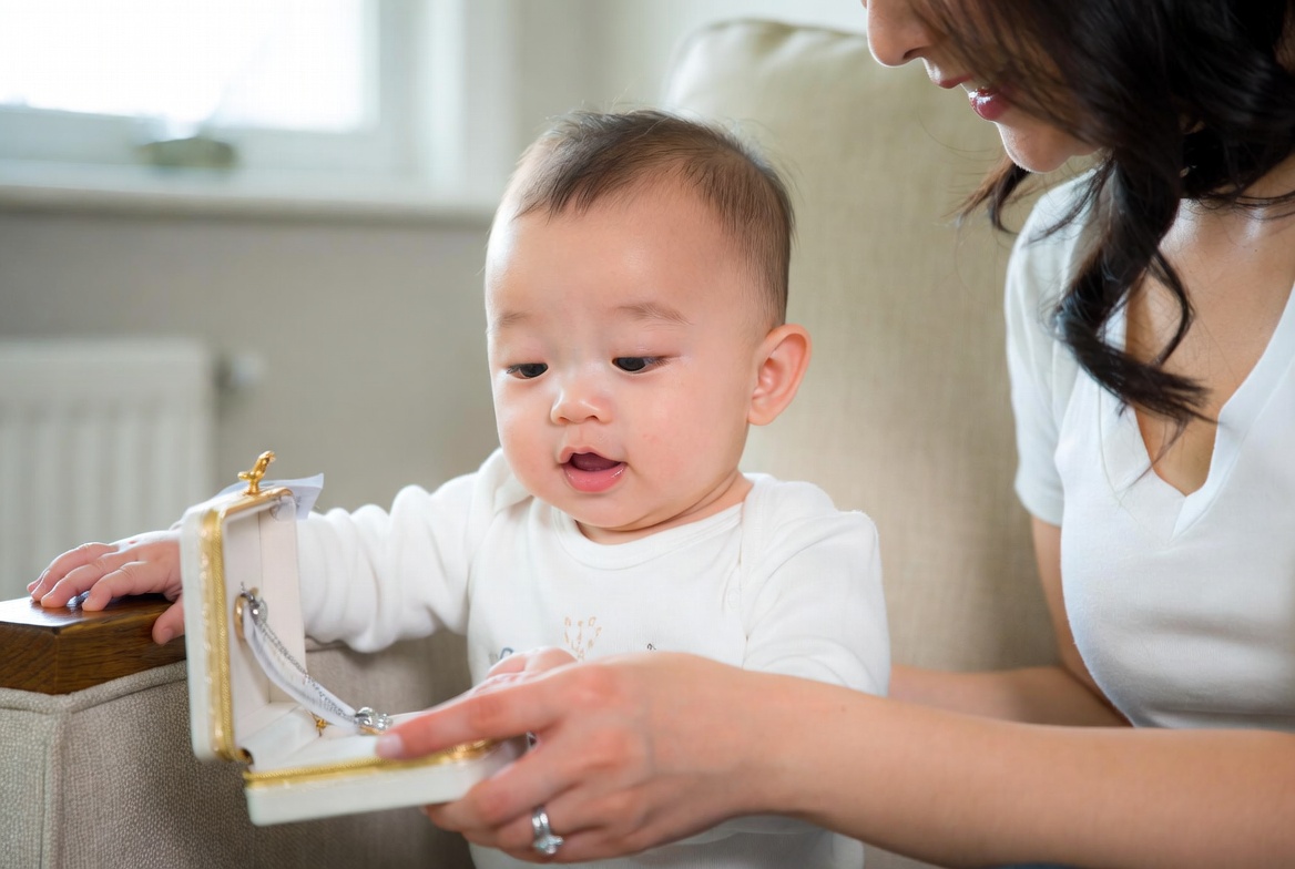 Les bijoux de naissance pour les enfants