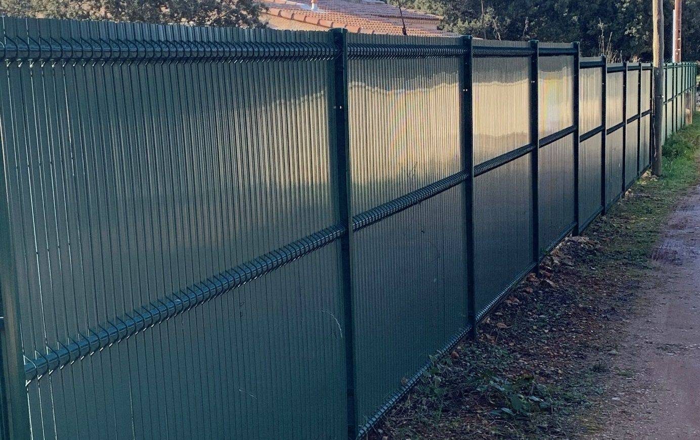 Des installations pour votre extérieur, optez pour le grillage rigide