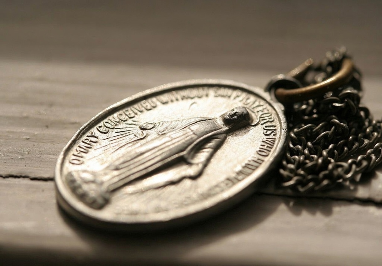 Quelle médaille de Vierge pour un baptême ?